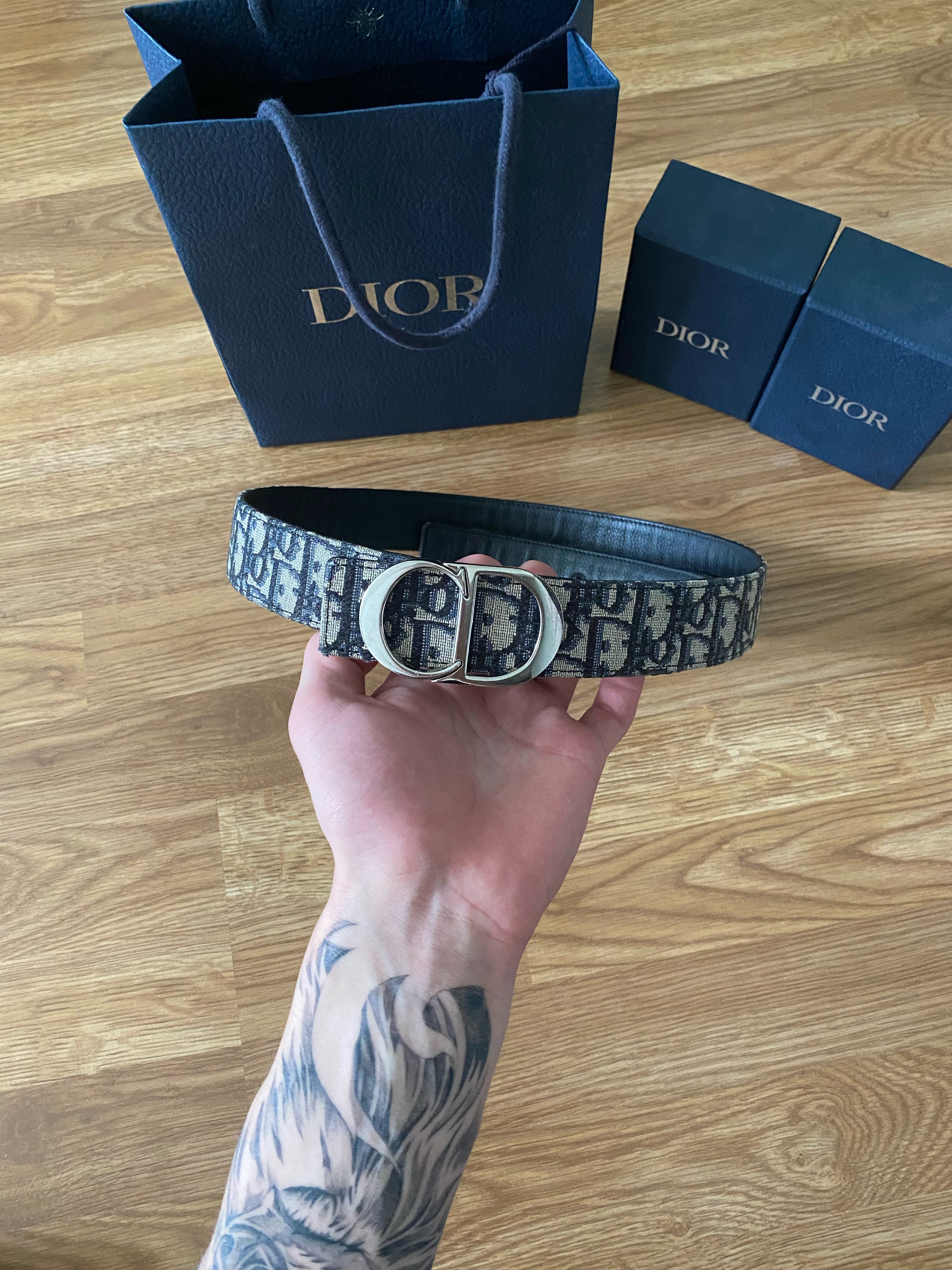 Dior vyö